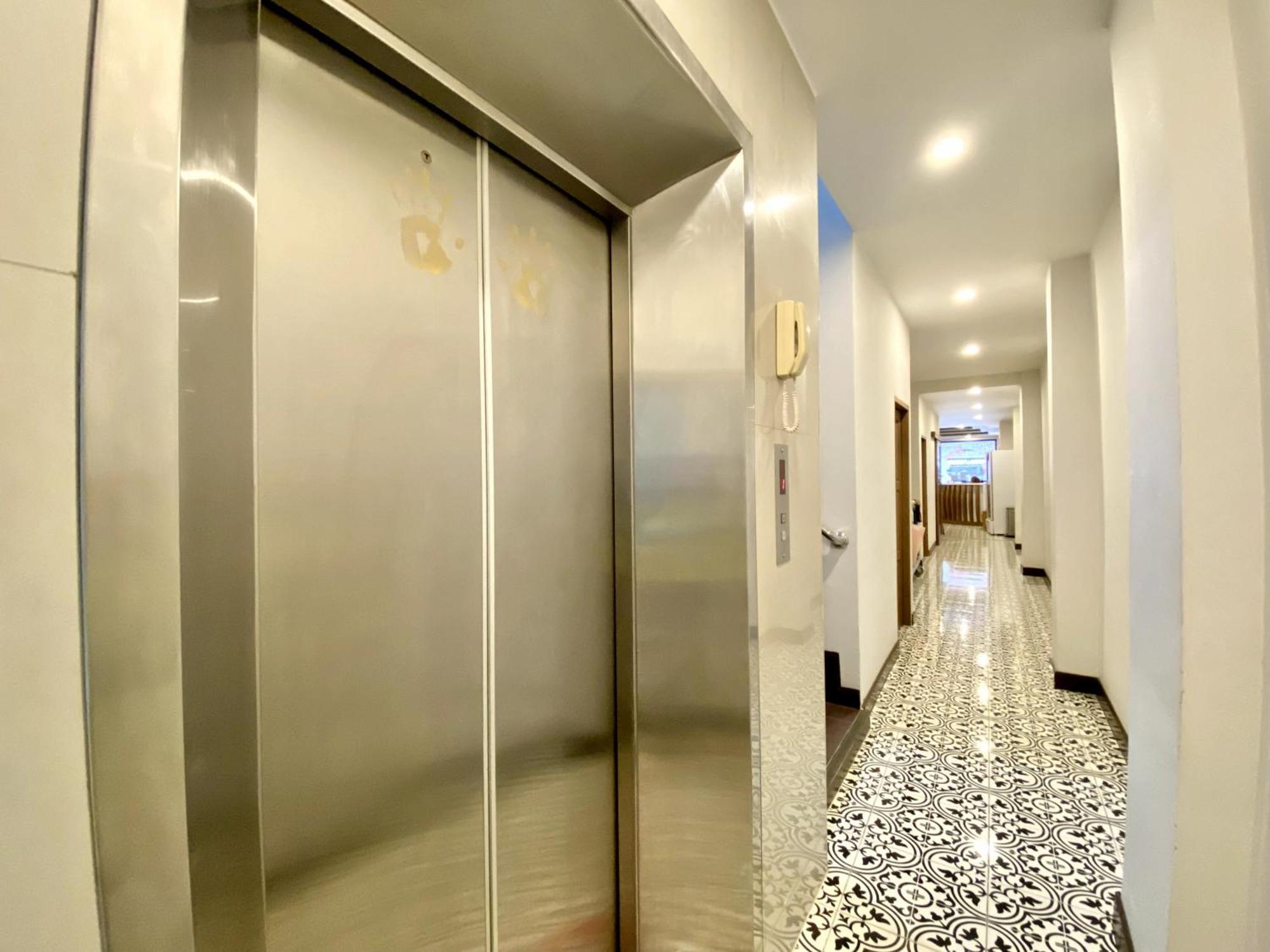 Sunray Beach Hotel Patong Экстерьер фото