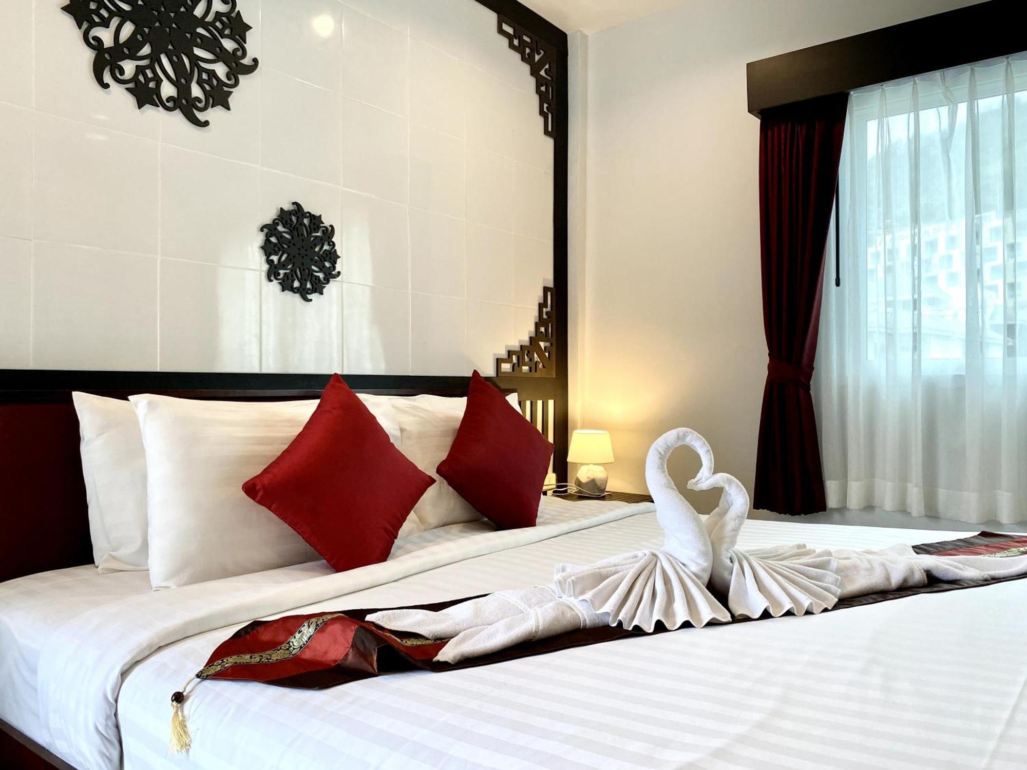 Sunray Beach Hotel Patong Экстерьер фото