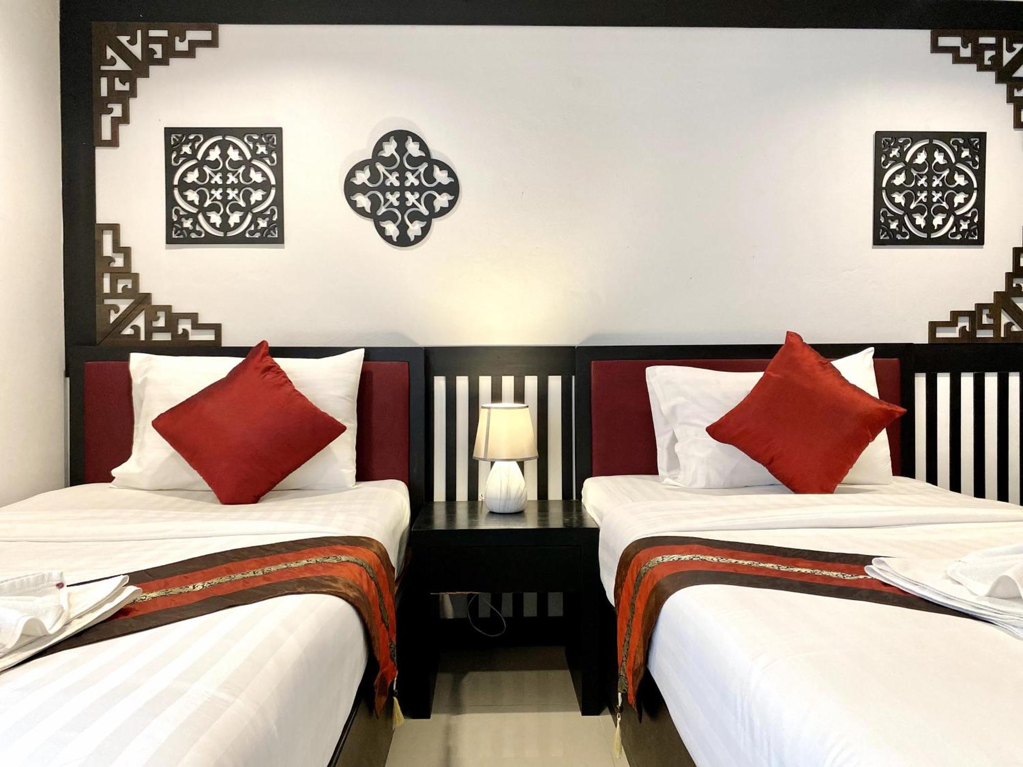 Sunray Beach Hotel Patong Экстерьер фото