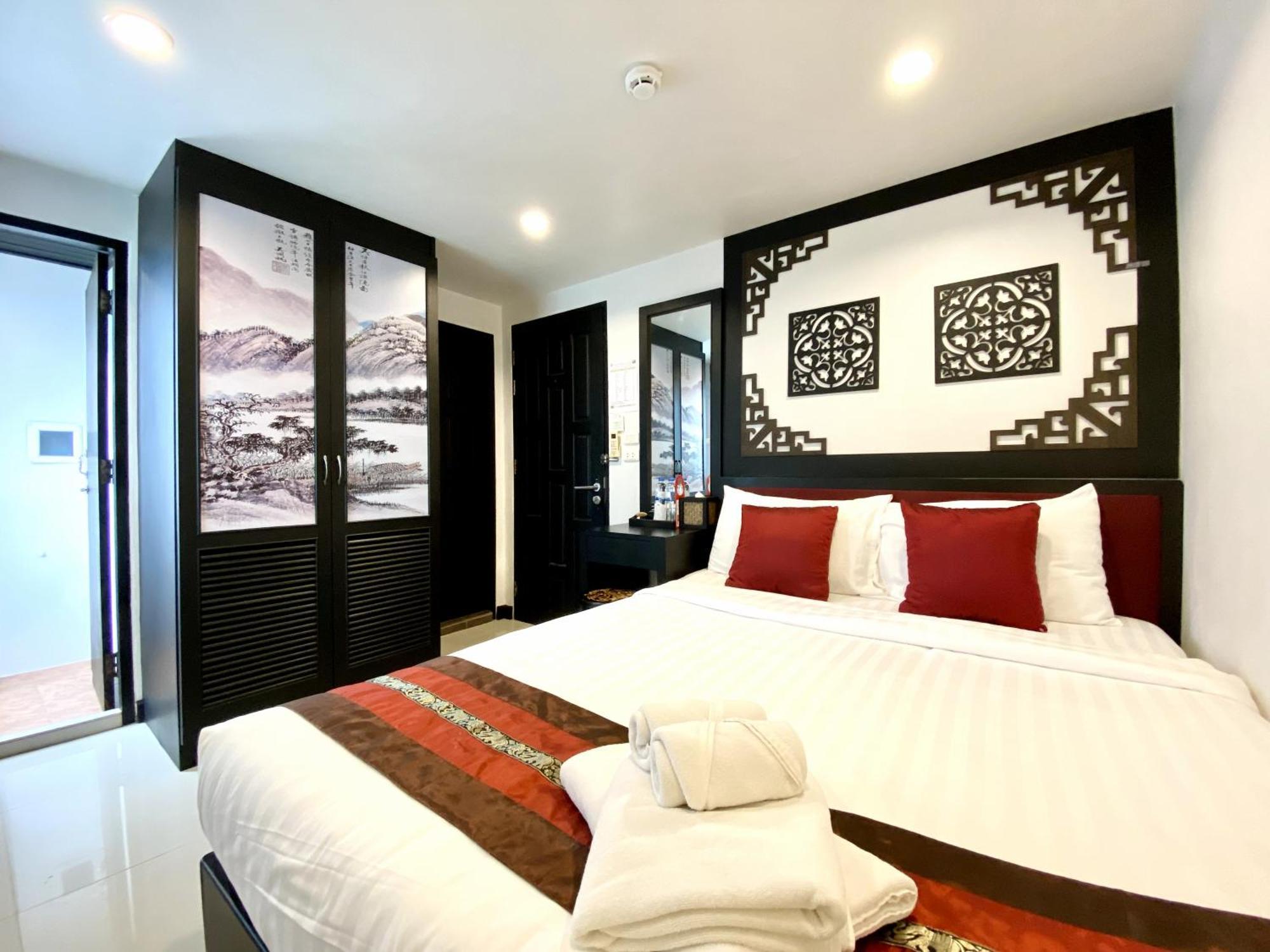 Sunray Beach Hotel Patong Экстерьер фото